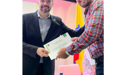 Impulsando el cambio con educación de 546 personas