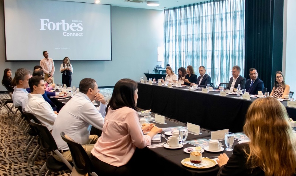 Conversatorio con Forbes Colombia reúne a líderes para proyectar el futuro de Bucaramanga